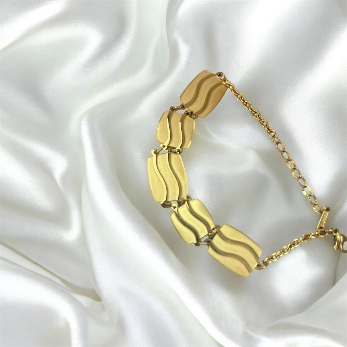 Wavy Bracelet