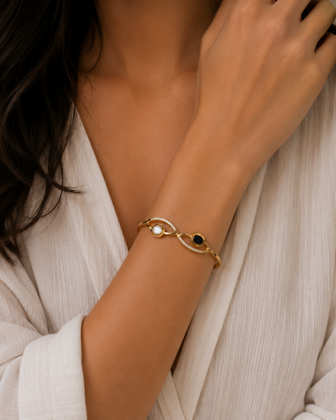Roman Icon Enamel Bangle