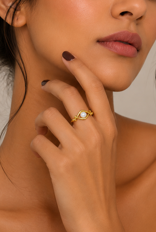Luna Pearl Ring