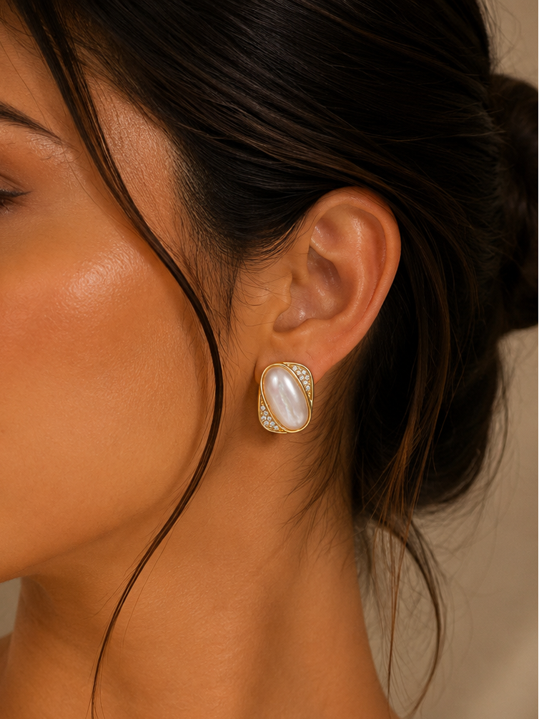 Pearl Aura Stud Earrings