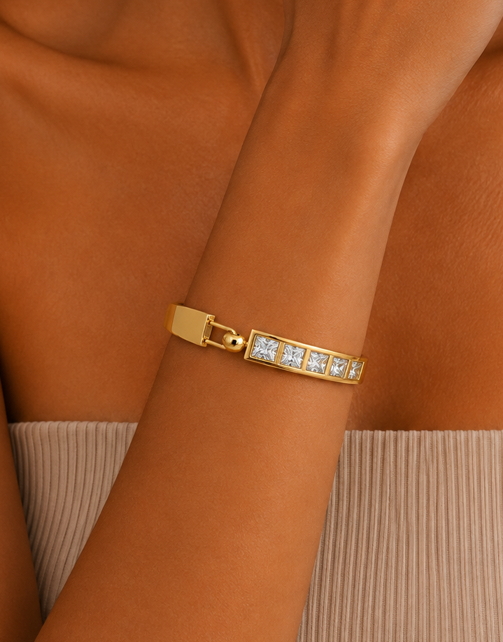 Modern Crystal Link Bangle
