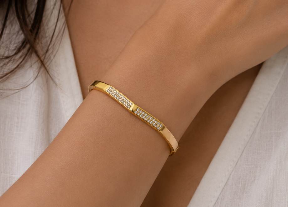 Dazzling Crystal Kada