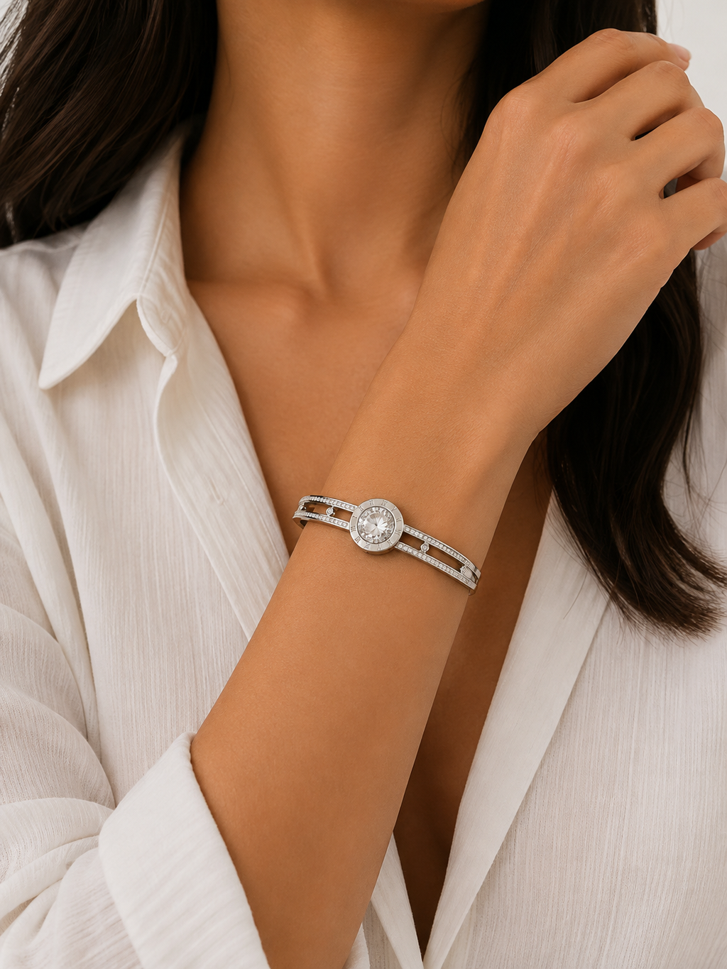 Roman Solitaire Silver Bangle