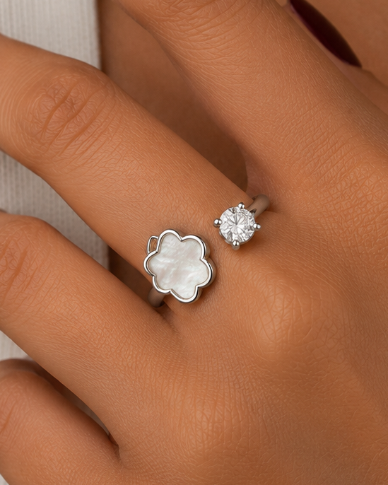 Clover Pearl Ring