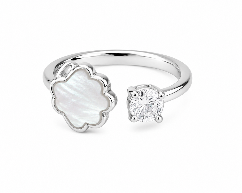 Clover Pearl Ring