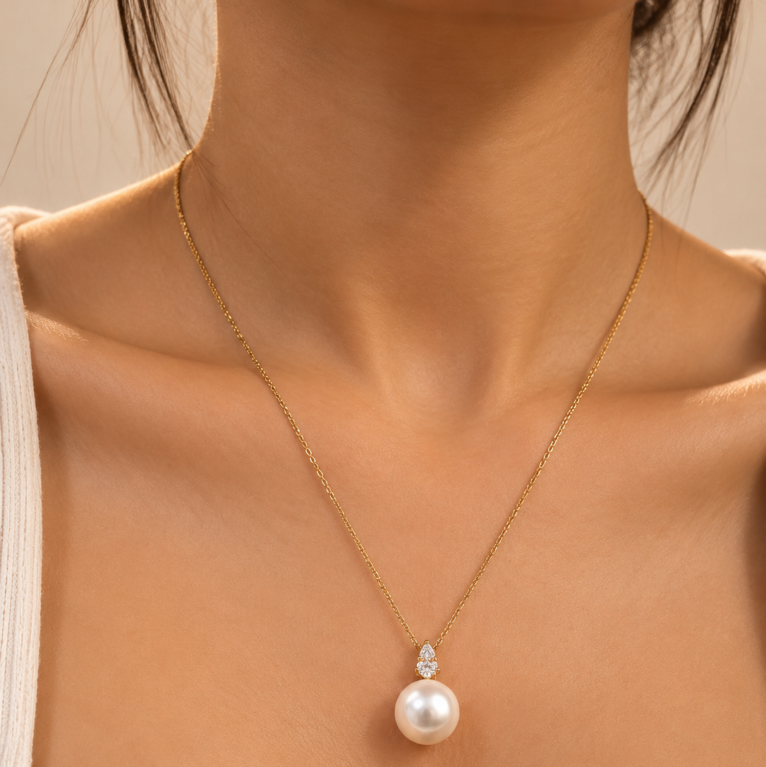 Pearl Teardrop Necklace