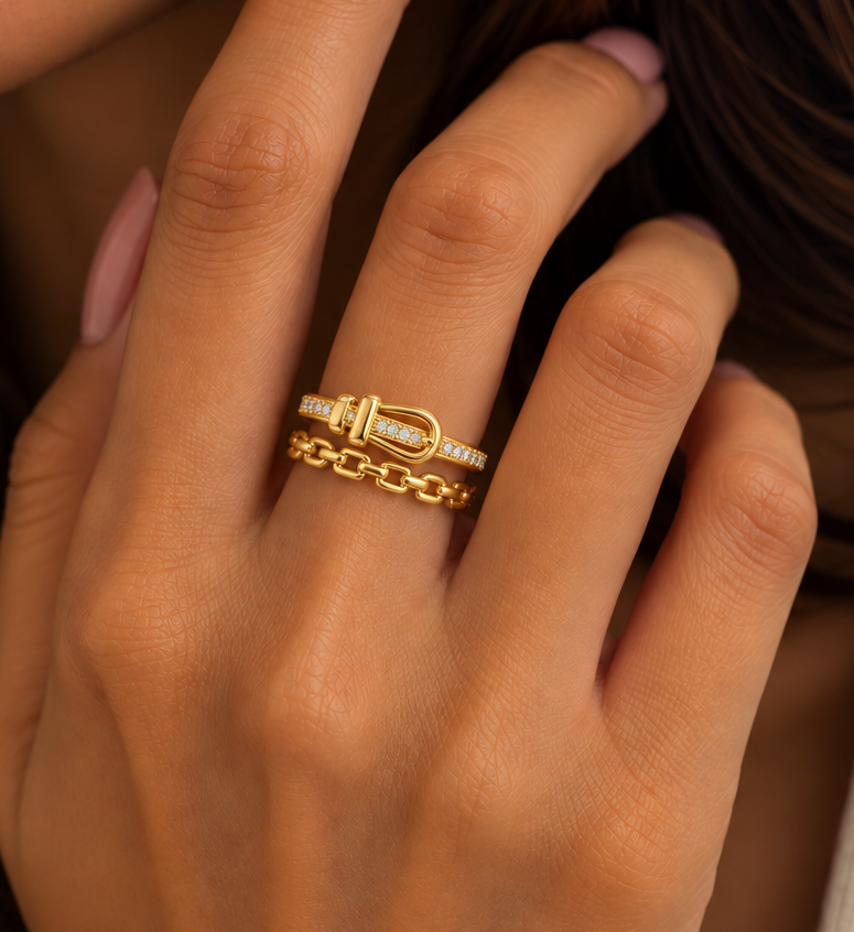 Chain Buckle Pavé Ring