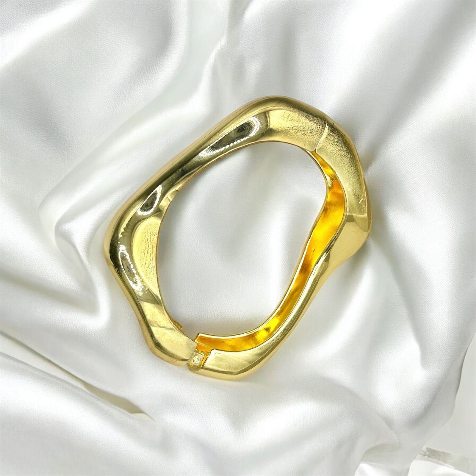 Abstract-ripple-kada