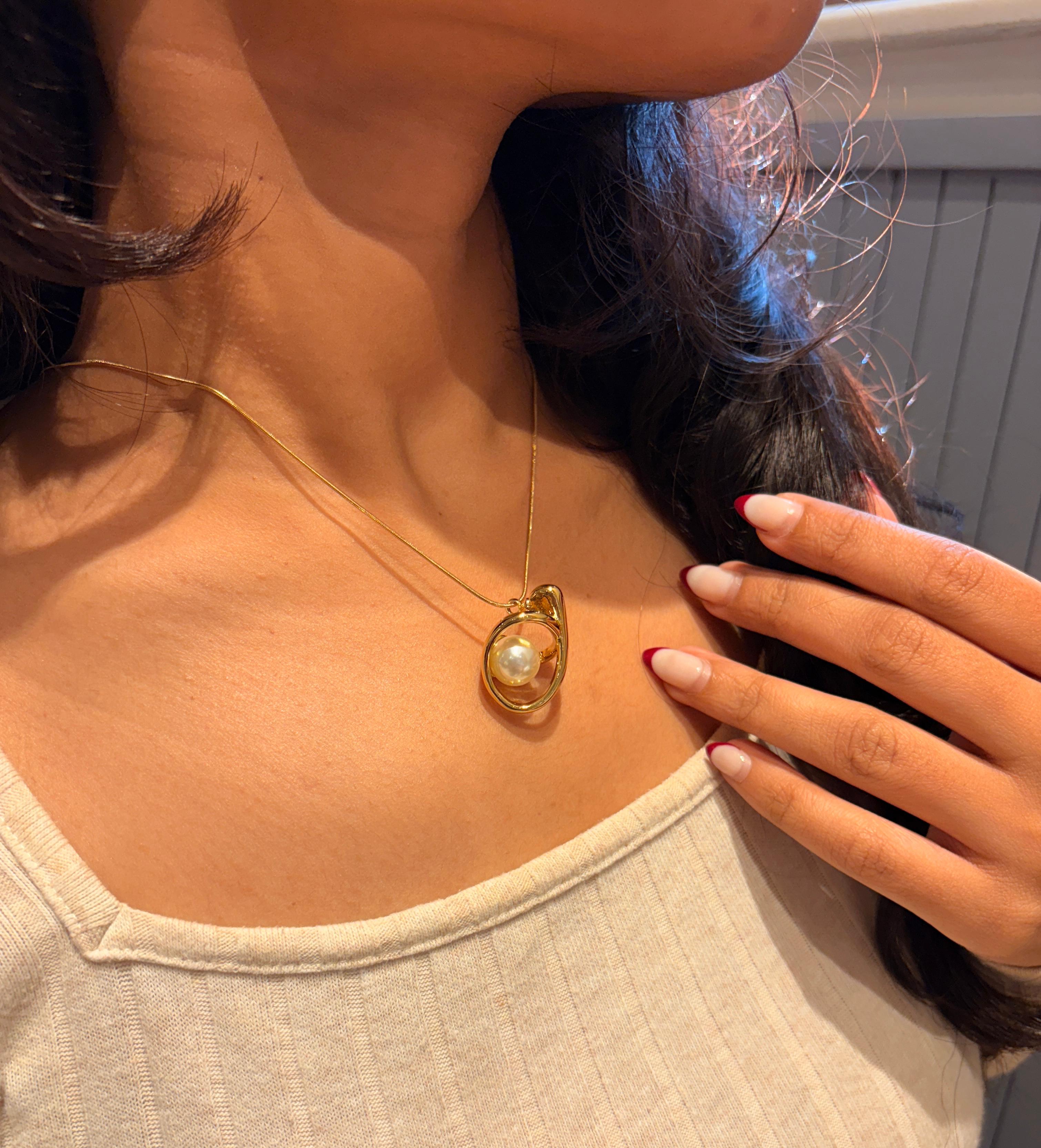 Pearl Orbit Necklace