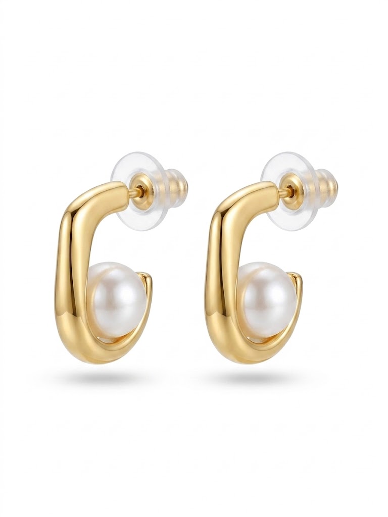 Baroque Pearl Huggie